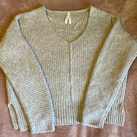 Sweater - Picture 1 of 4